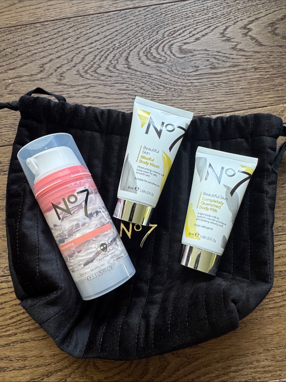 No7 Women’s Hydrating Skincare Mask & Body Care Set